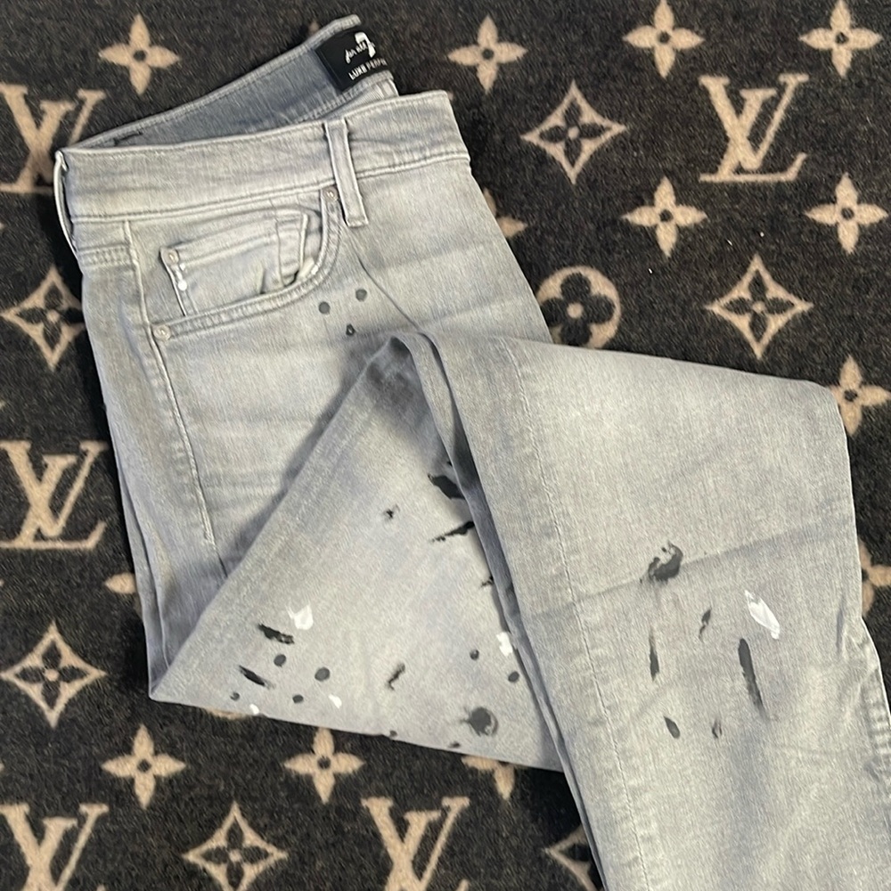 EUC Men’s size 34 grey denim graffiti jeans